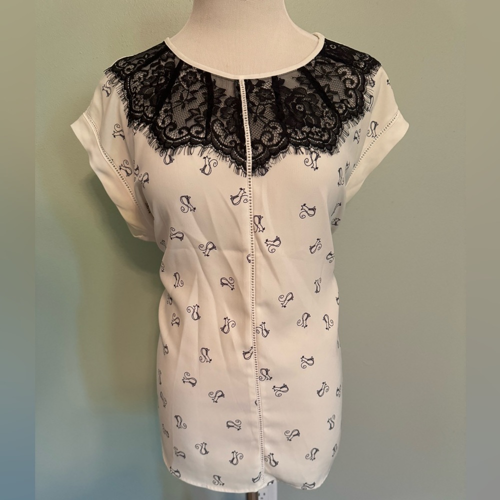 RW & Co blouse cats and lace. Large. #25